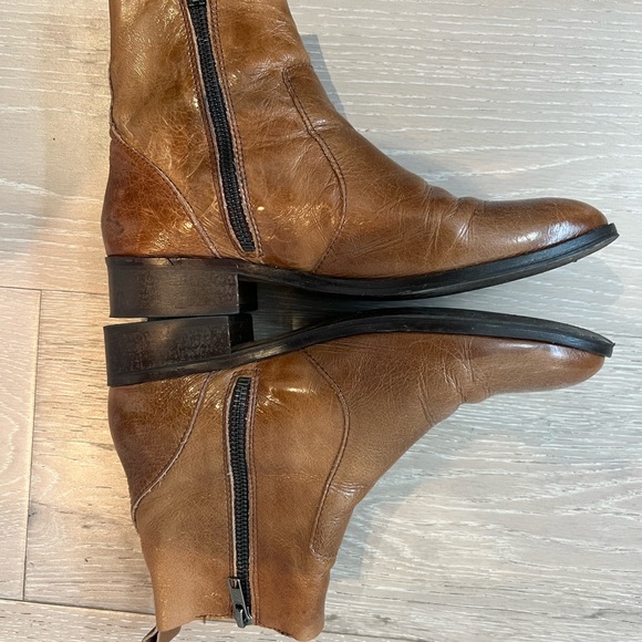 Women’s Brown Leather Shoes - Picture 3 of 4